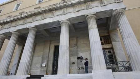 Le parlement à Athènes. Les tractations engagées en Grèce entre les socialistes du Pasok et la Nouvelle démocratie, le parti d'opposition de droite, sur la désignation d'un nouveau Premier ministre marquent le pas mardi matin alors que l'impatience de l'U