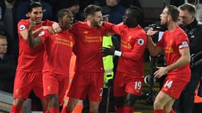 Un coup de tête de Wijnaldum, sur un joli service de Lallana, a suffi aux Reds pour distancer Manchester City au classement (1-0).