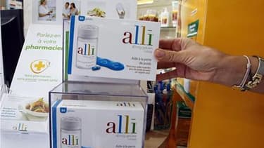Les autorités sanitaires américaines ont décidé que le médicament contre l'obésité Xenical commercialisé par Roche et sa version vendue sans ordonnance Alli, distribuée par GlaxoSmithKline, seraient désormais assortis d'une nouvelle mise en garde contre d