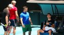Novak Djokovic avec ses entraîneurs avant l'Open d'Australie le 12 janvier 2022
