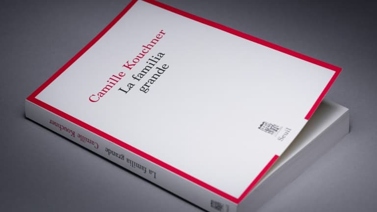 Le livre "La familia grande", de Camille Kouchner présenté le 5 janvier 2021 à Paris