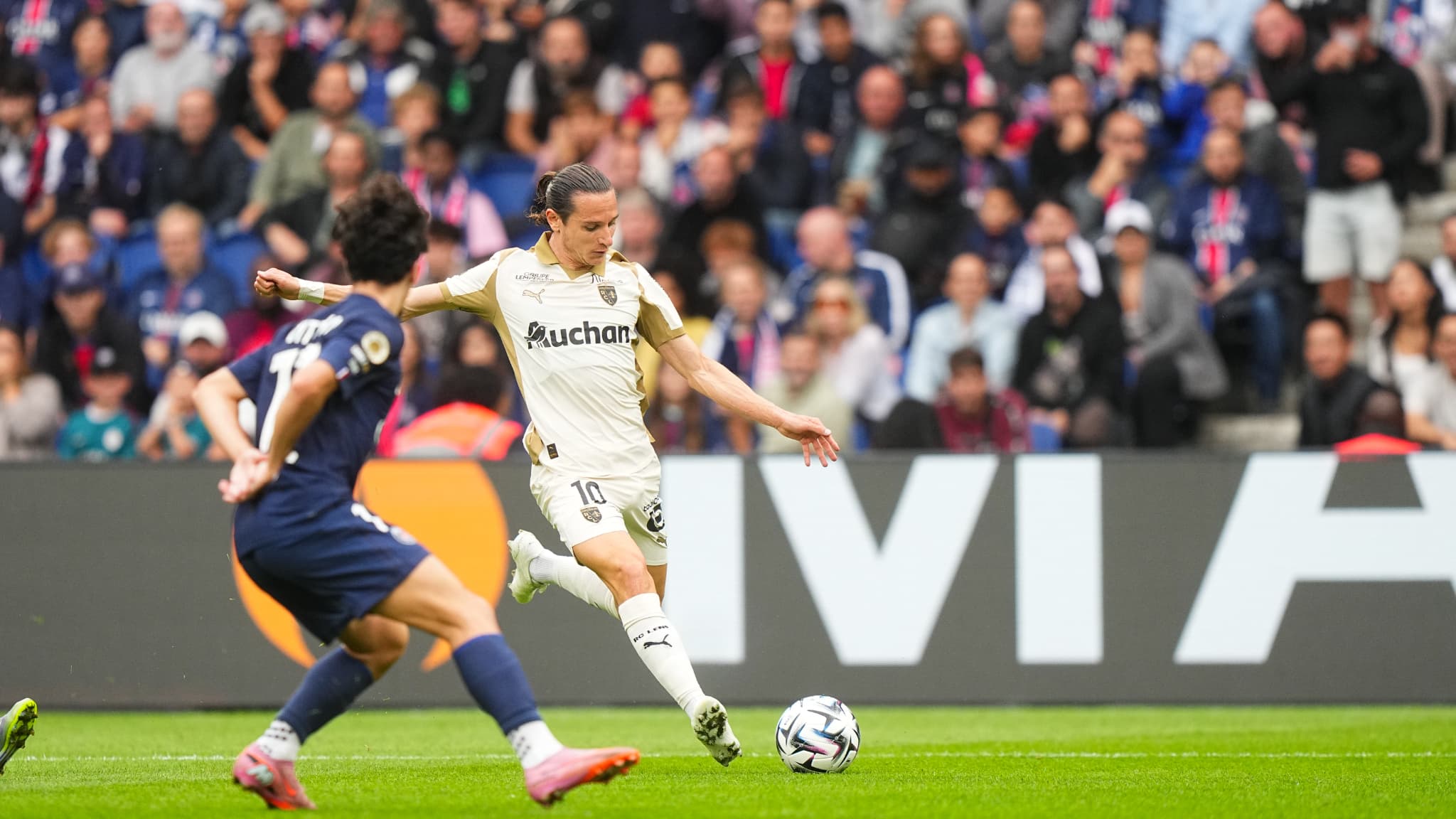 Florian Thauvin face au PSG, le 14 septembre 2025. 