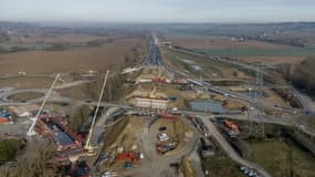 Une vue aérienne d'une partie du chantier de l'A69 à Verfeil, en Haute-Garonne, le 27 février 2025