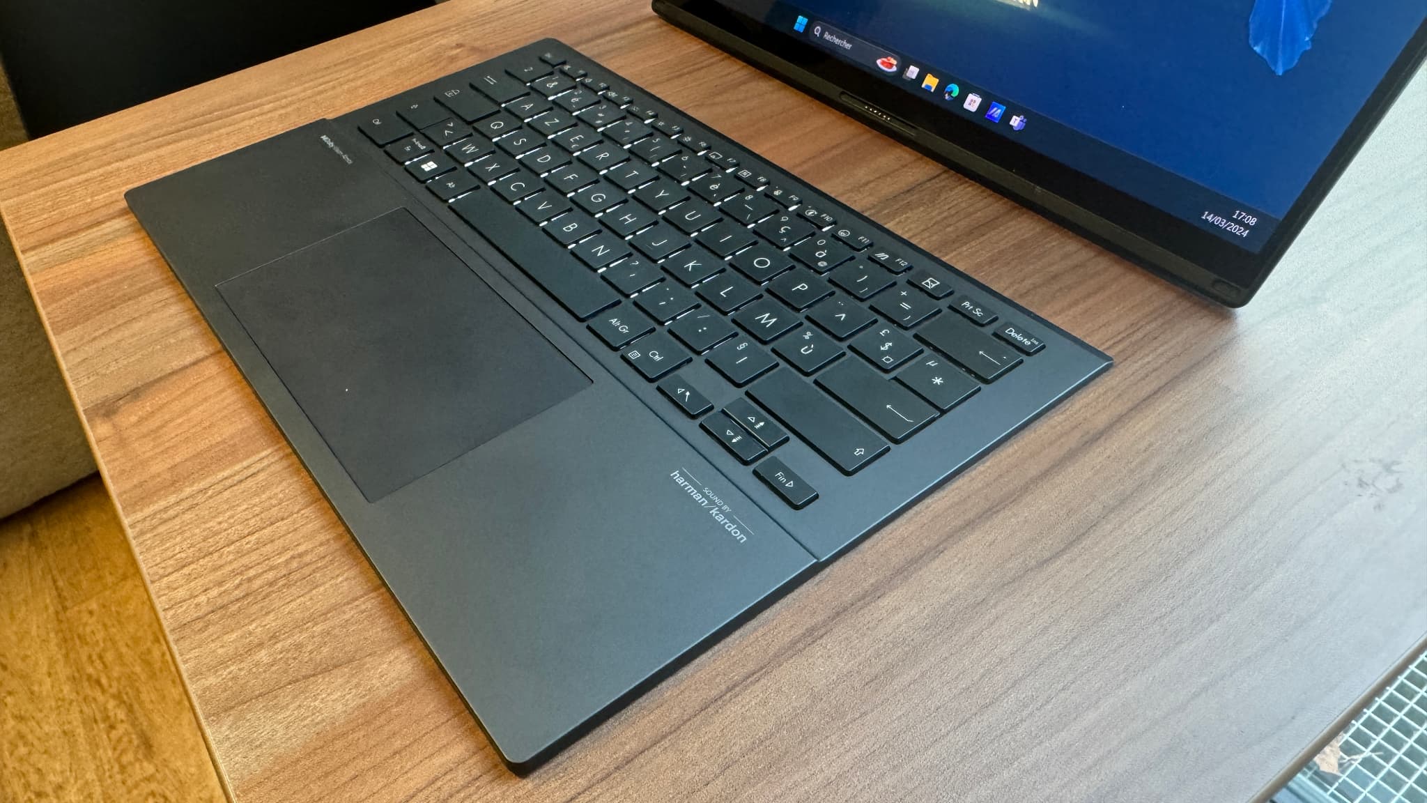 Asus Zenbook Duo 2024