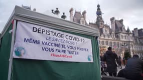 Un barnum de dépistage illégal à Paris.