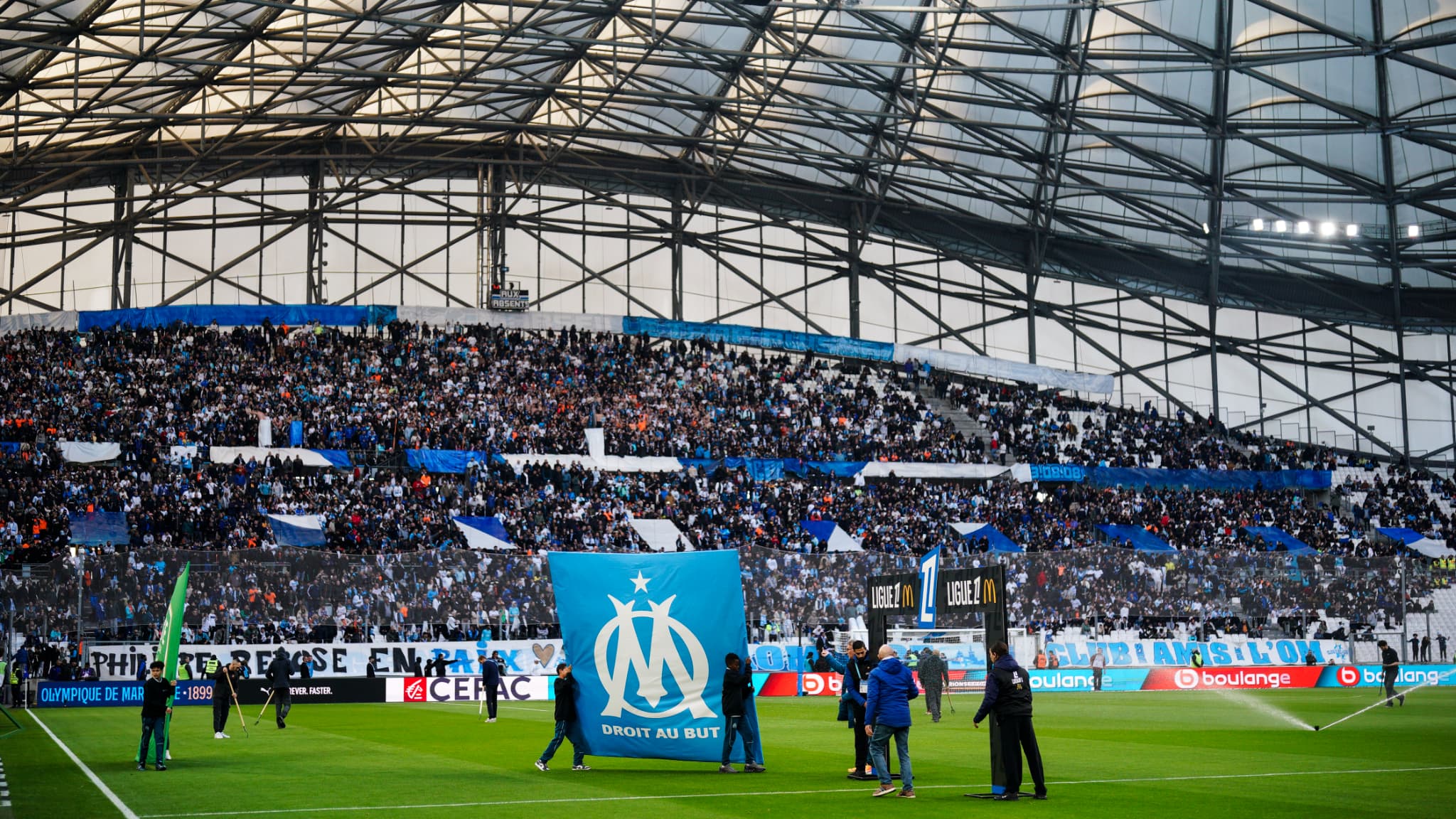 OM-PARIS FC: "ON VA LES SIFFLER, MAIS SANS RIVALITÉ", LES SUPPORTERS BALAIENT TOUTE ANIMOSITÉ AU VÉLODROME