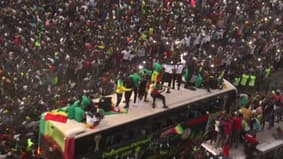 Sénégal : les vainqueurs de la CAN accueillis en héros dans les rues de Dakar