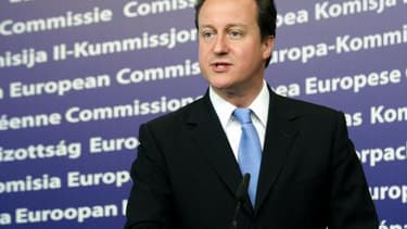 David Cameron reconnaît que la situation économique est plus difficile que ce qu'il avait prévu.