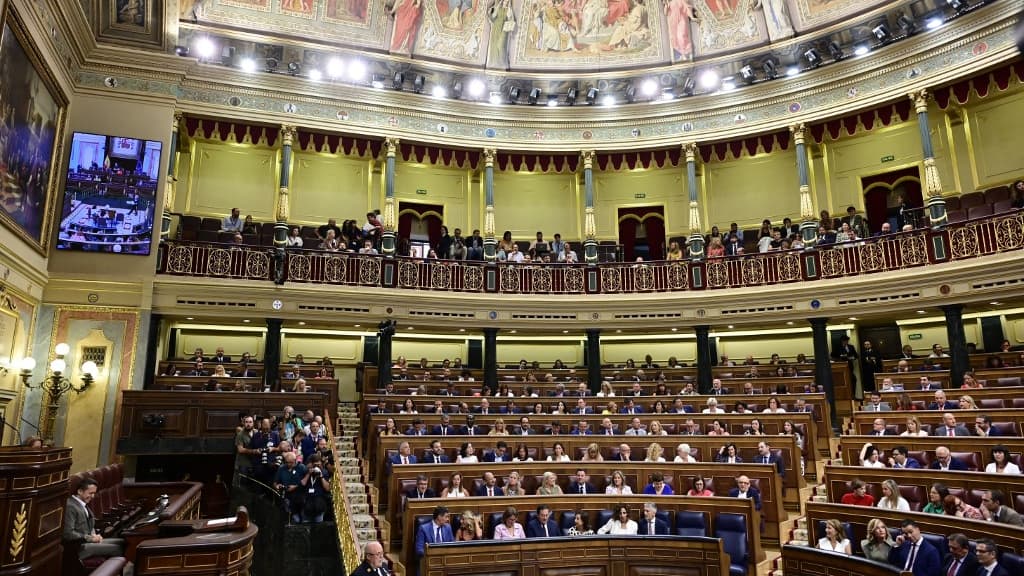 Tensiones en el Parlamento por el uso de lenguas regionales en la cámara