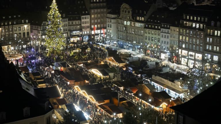 Le marché de Noël place Kléber à Strasbourg, le 26 novembre 2025 dans le Bas-Rhin.