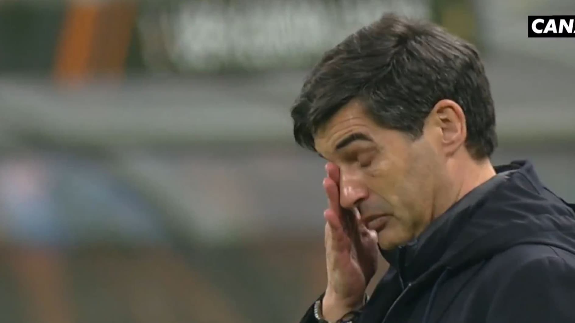 Paulo Fonseca ému aux larmes après avoir communié avec ses joueurs lors du 8e de finale aller de Ligue Europa FCSB-OL - le 06/03/2025 Paulo Fonseca ému aux larmes après avoir communié avec ses joueurs lors du 8e de finale aller de Ligue Europa FCSB-OL - le 06/03/2025