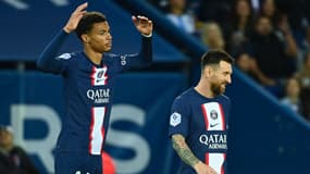 Hugo Ekitike et Lionel Messi, à Parisle 1er octobre 2022