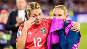 La tristesse de Jennifer Falk après la défaite de la Suède contre l'Angleterre (2-2, 2 t.a.b. 3) à l'Euro féminin, le 17 juillet 2025