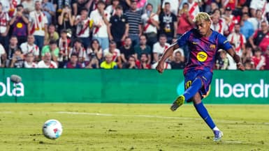 Lamine Yamal tire un pénalty lors de Rayo Vallecano-Barça, le 31 août 2025.