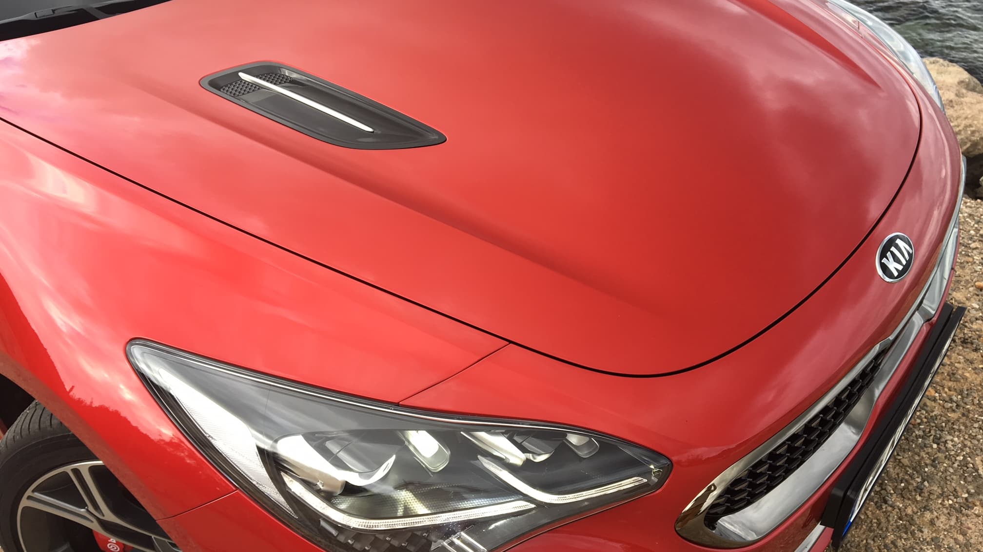 La ligne de la Kia Stinger est signée Albert Biermann, père de nombreuses BMW M. 