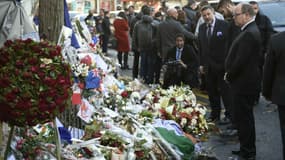 Le 9 décembre 2015 - Le Prince Albert II de Monaco s'est recueilli devant le bataclan en hommage aux victimes des attentats de Paris le 13 novembre 2015. 