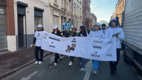 Une cinquantaine de personnes s’est réunie ce dimanche 18 décembre à Lille en hommage à Rayan. 