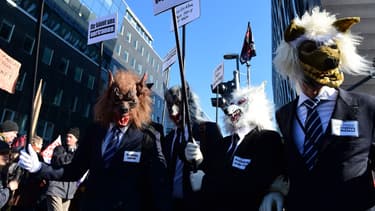 Entre 100.000 et 250.000 manifestants ont battu le pavé pour dire leur opposition aux traités de libre-échange que l'Europe négocie avec les Etats-Unis et le Canada.