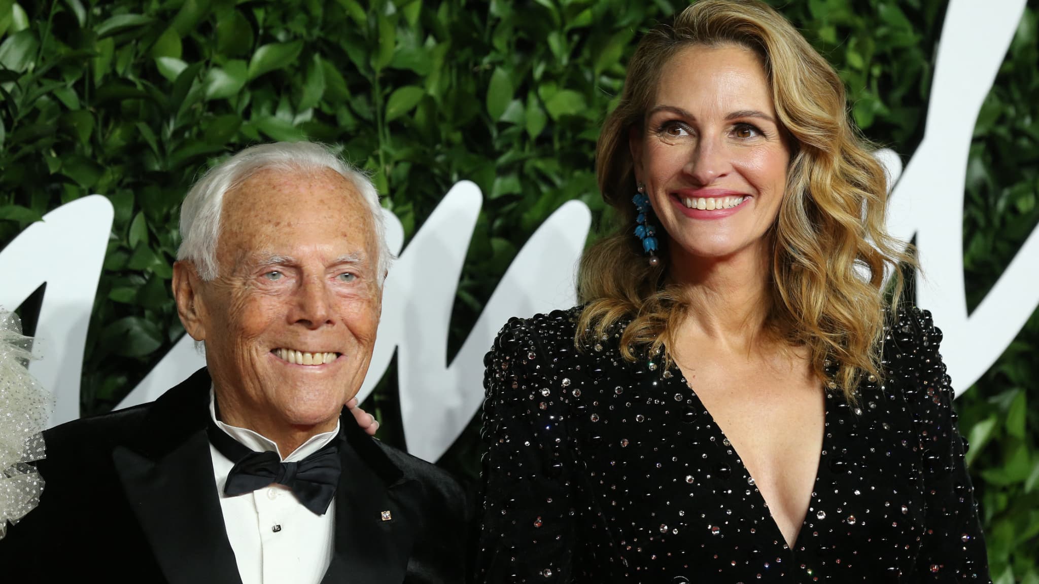 "UN VRAI AMI, UNE LÉGENDE": LE MONDE DU CINÉMA PLEURE GIORGIO ARMANI