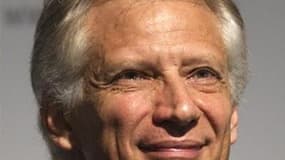 Philippe Douste-Blazy, qui soutient François Bayrou, et Xavier Bertrand ont fait des appels du pied vendredi à Dominique de Villepin qui a annoncé qu'il ne serait, sauf "miracle", pas candidat à l'élection présidentielle faute d'un nombre suffisant de par