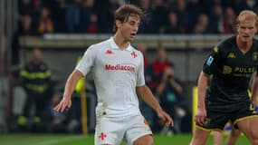 Le milieu Edoardo Bove avec la Fiorentina lors d'un match de Serie A contre le Genoa, octobre 2024