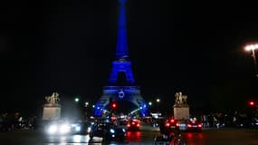 La Tour Eiffel à Paris illuminée avec l'étoile de David et les couleurs du drapeau d'Israël, le 9 octobre 2023