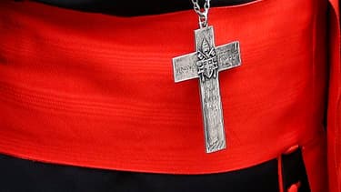 Mercredi, le Vatican avait ordonné aux cardinaux réunis en congrégations générales de ne plus parler aux médias concernant la date du conclave.