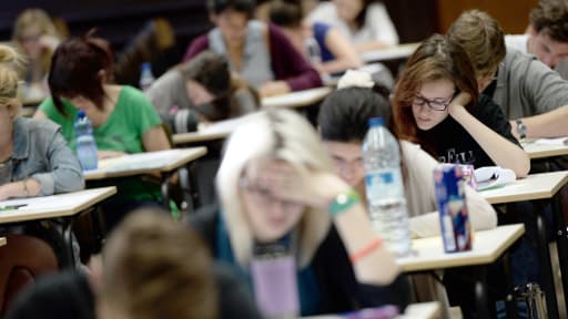 Des bacheliers en pleine épreuve le 16 juin, à Strasbourg.