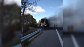 Un camion de pommes a pris feu sur l'A51 