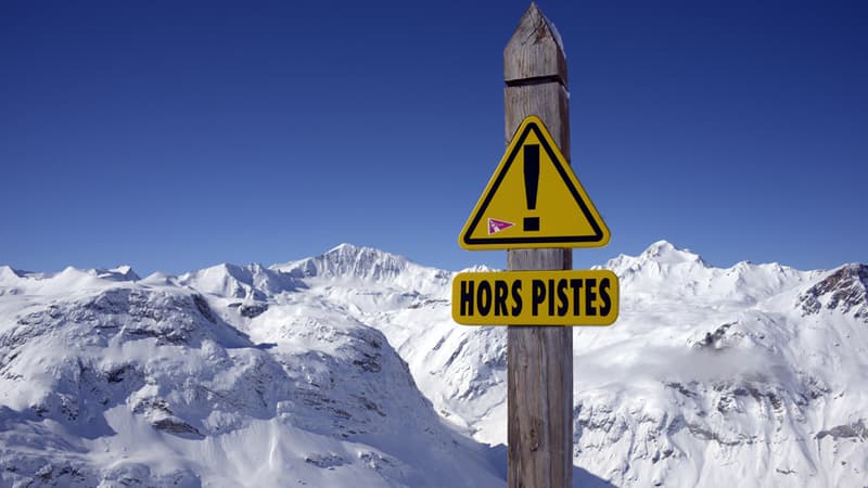 Les skieurs actuellement en Haute-Savoie devront être très prudents ce dimanche: la préfecture craint un fort risque d'avalanches dans tous les massifs haut-savoyards, consécutifs aux grandes tombées de neige de ce samedi. (Photo d'illustration)