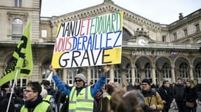 Une manifestation de soutien aux cheminots rassemblait 200 à 300 personnes ce jeudi 26 décembre à Paris. Photo AFP