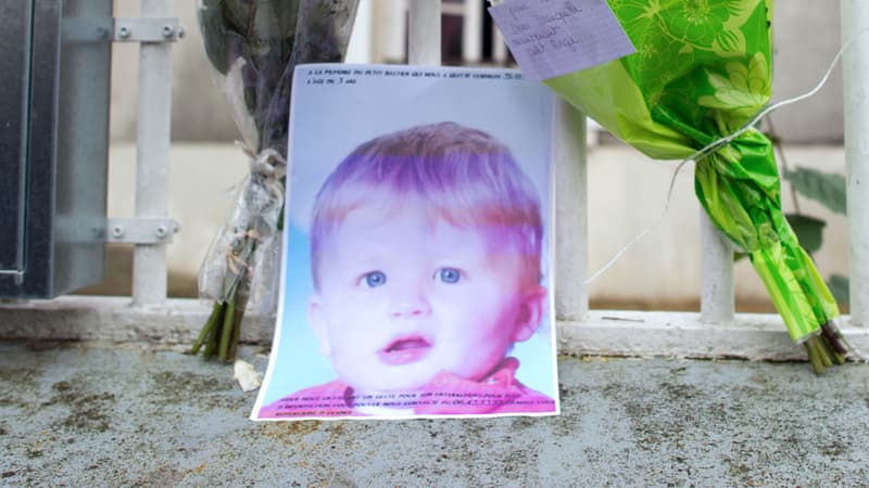 Une photo du petit Bastien déposée à l'entrée de la maison de ses parents en novembre 2011.