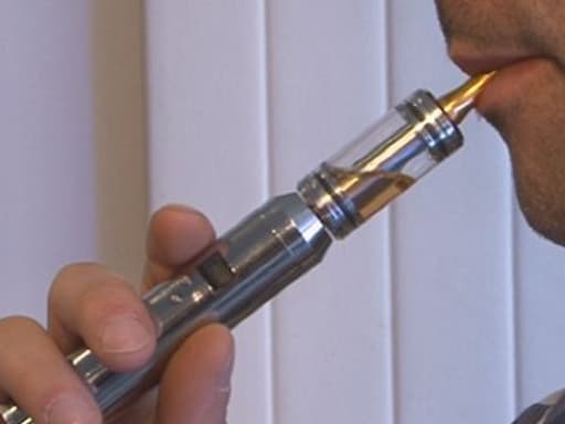 Cigarette lectronique: "pas si inoffensive"