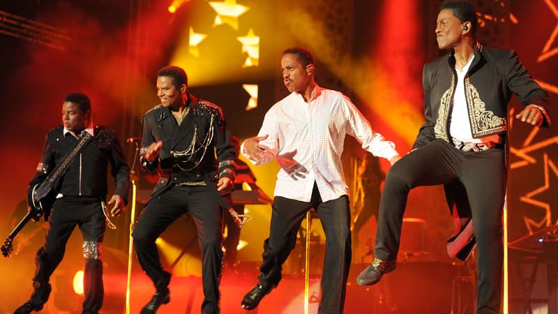 Jermaine Jackson, Tito Jackson, Jakie Jackson et Marlon Jackson sur scène à Rabat en 2013