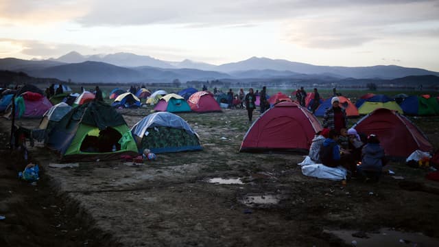 Un camp de migrants près de la frontière entre la Grèce et la Macédoine