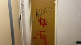 Des tags à caractère antisémite retrouvés dans les parties communes d'un immeuble du 11e arrondissement de Paris, fin octobre 2024