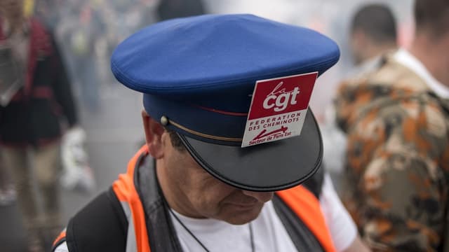 "La CGT s'investira dans les négociations pour une convention collective de haut niveau", a promis Thierry Nier, secrétaire général adjoint de la CGT Cheminots.