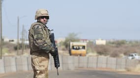 Un soldat français à un checkpoint sur le chemin de l’aéroport de Gao au Mali le 9 mars 2013.