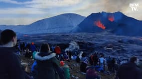 Plus de 5000 personnes se sont rendus sur la péninsule de Reykjanes en Islande pour admirer l'éruption volcanique  