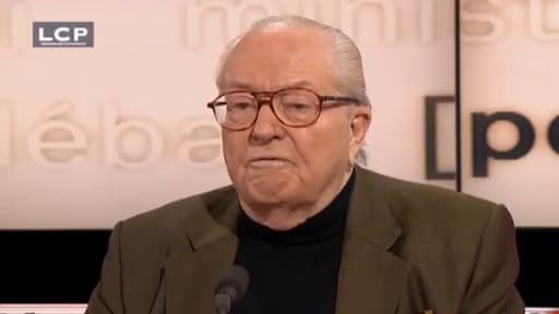 Jean-Marie Le pen est "ravi" que François Holande soit célibataire.