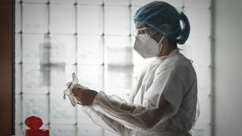 Covid-19: Comment se vendent les livres de médecins sur la pandémie?