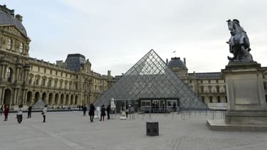 L'esplanade du Louvre a été choisie par Emmanuel Macron, pour fêter sa victoire s'il est élu au second tour de l'élection présidentielle.