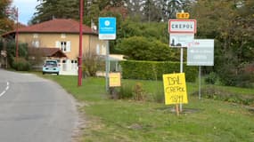 L'entrée du village de Crépol dans la Drôme 