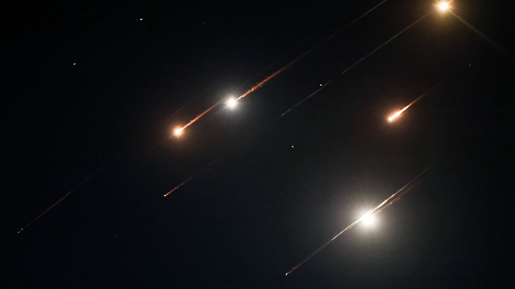 Des tirs de missiles de l'Iran vers Israël le 14 juin 2025 Des tirs de missiles de l'Iran vers Israël le 14 juin 2025