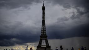 La Tour Eiffel à quelques jours du déconfinement.