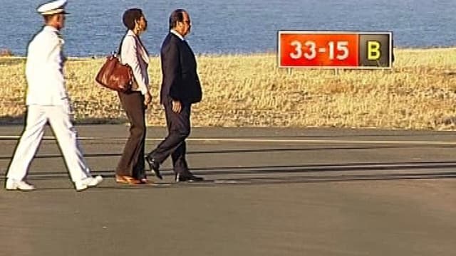 Le président français François Hollande à son arrivée sur l'île de La Réunion, ce jeudi 21 août.
