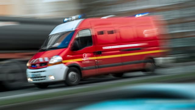 Les pompiers d'Anglet, dans les Pyrénées-Atlantiques, ont été alertés par les amis Facebook d'une femme de 44 ans qui a tenté de se suicider.