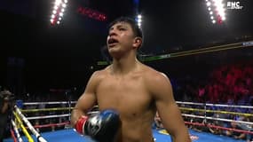 La joie de Jaime Munguia après sa victoire contre Erik Bazinyan le 20 septembre 2024