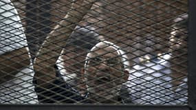 Le chef des Frères musulmans, Mohammed Badie, lors de son procès, au Caire, le 7 juin 2014.