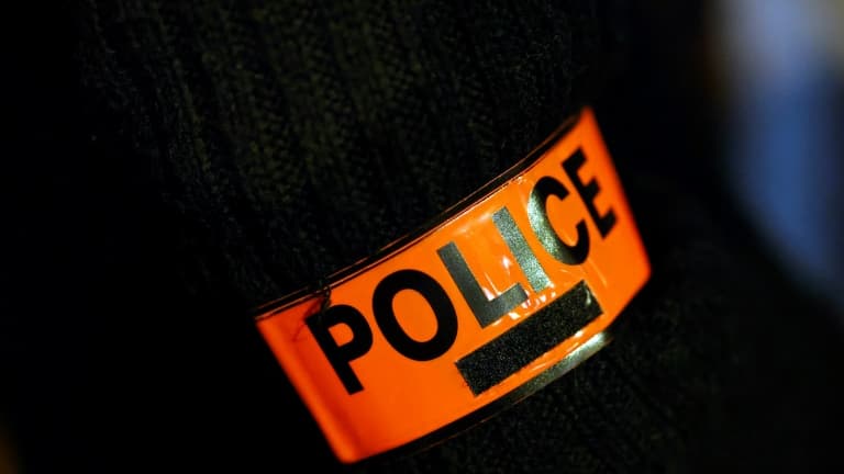 Un policier de la brigade anti-criminalité (BAC) du XVIIIe arrondissement de Paris a été condamné lundi à huit ans d'emprisonnement pour corruption et trafic de stupéfiants notamment